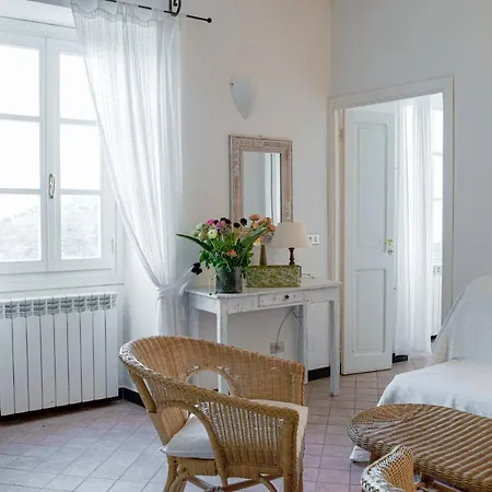 Loggia Delle Rondini Apartment *